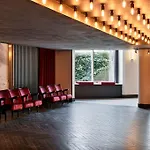 Radisson Red Hotel London Heathrow