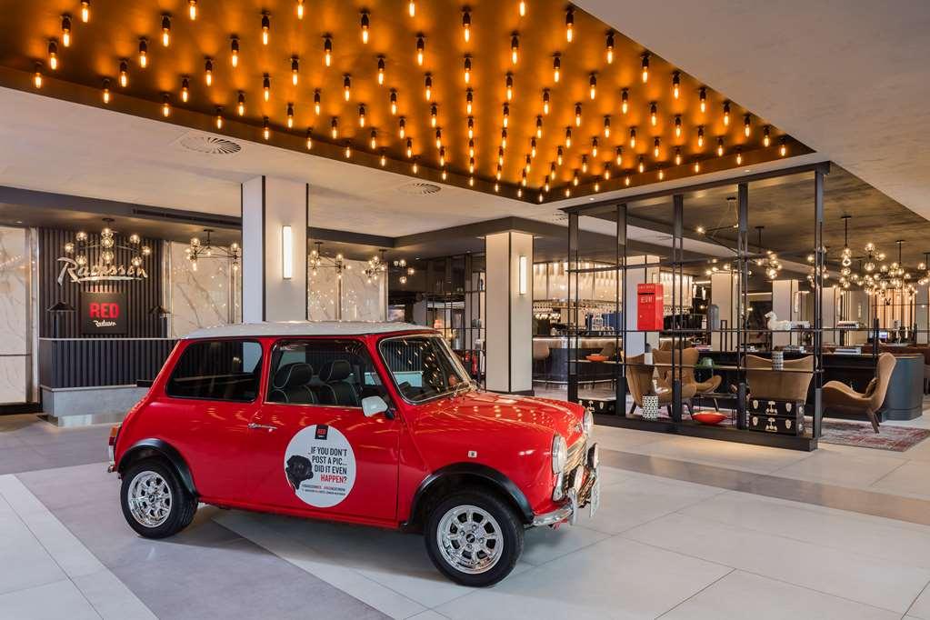 Radisson Red Heathrow Hotel 4*