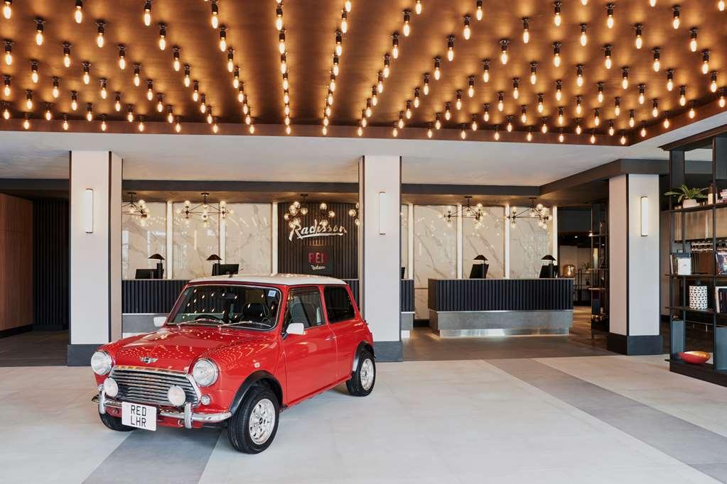 Radisson Red Heathrow Hotel 4*