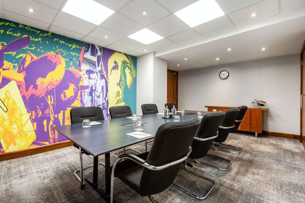 Radisson Red Heathrow 4* London