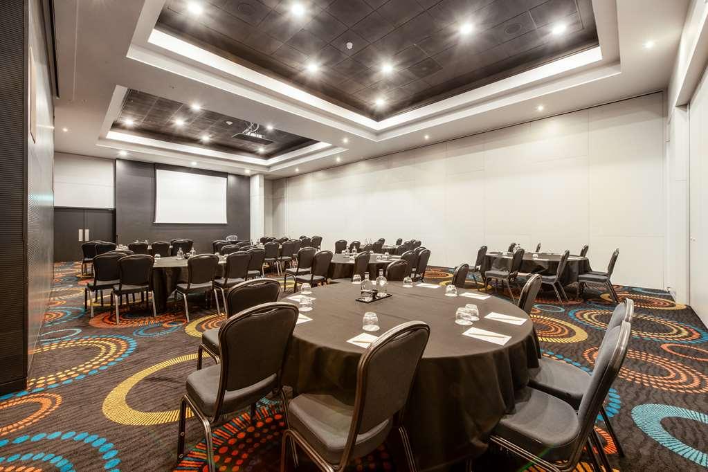 Hotel Radisson Red Heathrow 4*