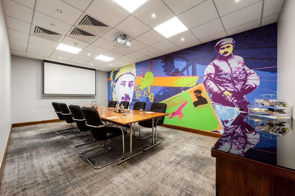 Radisson Red Heathrow 4* London